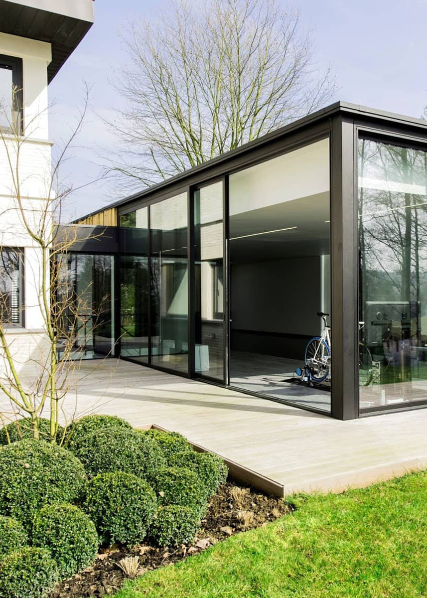 Moderner Aluminium Wintergarten von außen